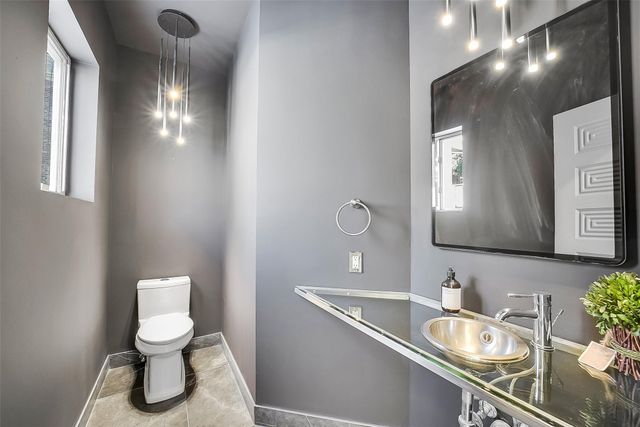 320 Detering Street, Houston, TX 77007