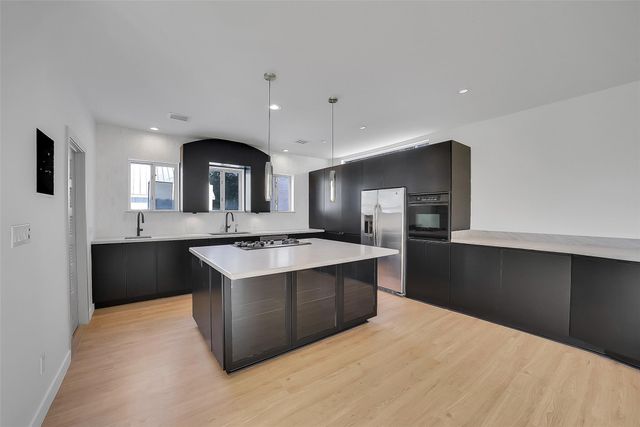 320 Detering Street, Houston, TX 77007