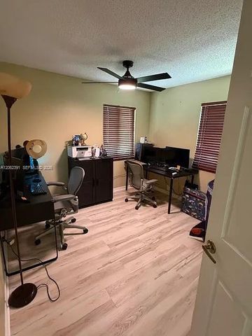 1092 SW 158th Avenue, Pembroke Pines, FL 33027