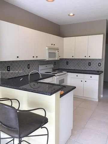 1092 SW 158th Avenue, Pembroke Pines, FL 33027