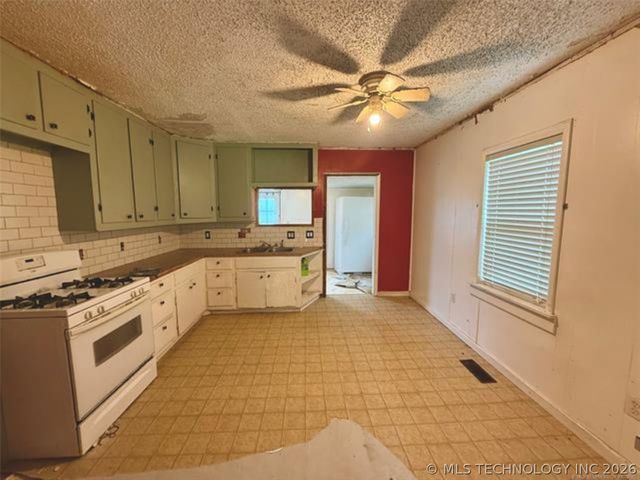 26945 S 206 Road, Henryetta, OK 74437