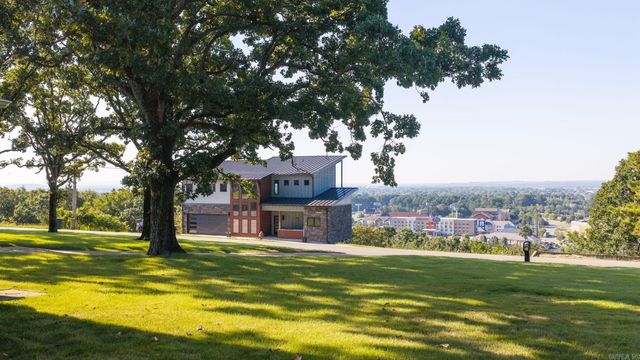 800 Grandview, Conway, AR 72032