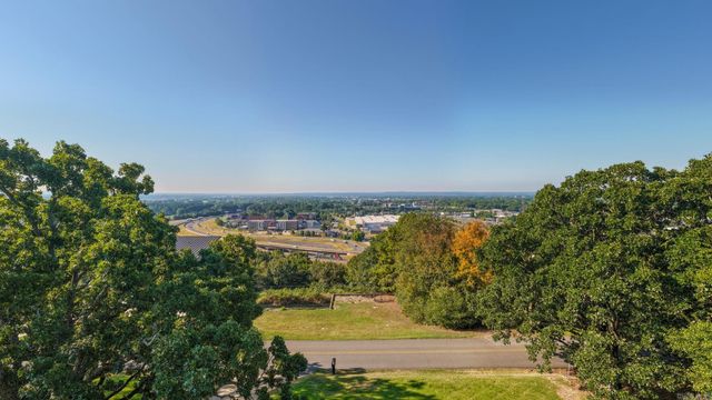 800 Grandview, Conway, AR 72032