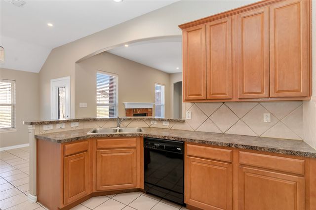 1517 White Willow Lane, Arlington, TX 76002