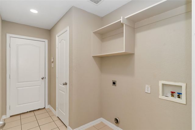 1517 White Willow Lane, Arlington, TX 76002