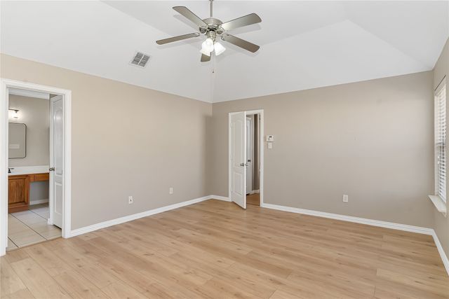 1517 White Willow Lane, Arlington, TX 76002