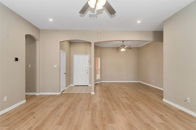 1517 White Willow Lane, Arlington, TX 76002