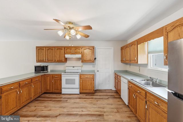 949 JANEKA LN, Dover, DE 19904