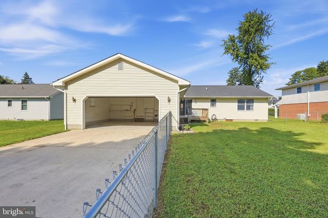 949 JANEKA LN, Dover, DE 19904