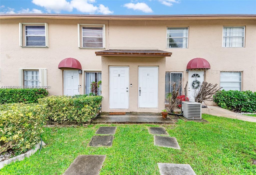 15280 SW 80th St 11, Miami, FL 33193