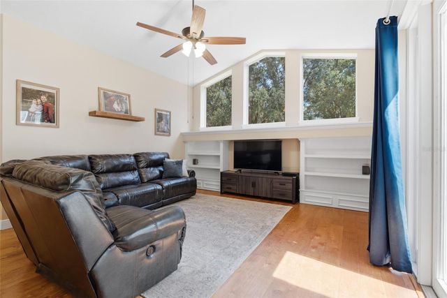 4704 RED WARBLER LANE, Valrico, FL 33596