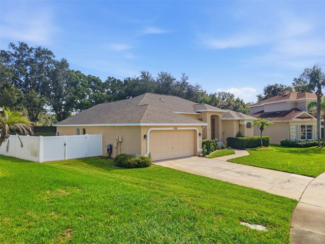 4704 RED WARBLER LANE, Valrico, FL 33596