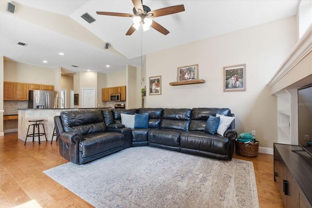 4704 RED WARBLER LANE, Valrico, FL 33596