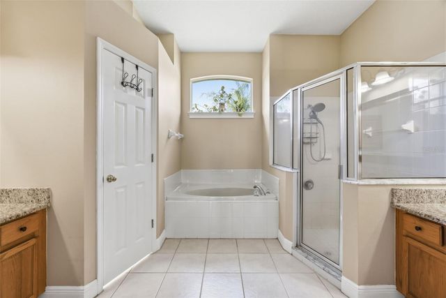 4704 RED WARBLER LANE, Valrico, FL 33596