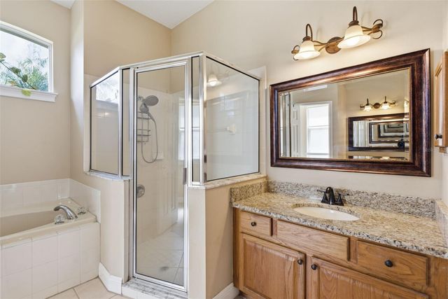 4704 RED WARBLER LANE, Valrico, FL 33596