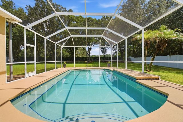 4704 RED WARBLER LANE, Valrico, FL 33596