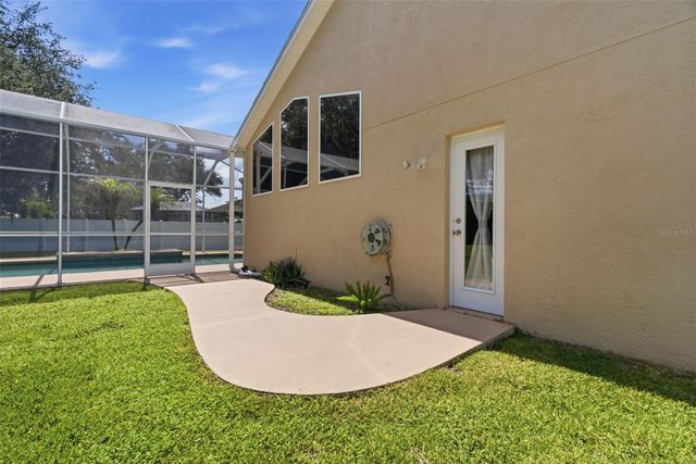 4704 RED WARBLER LANE, Valrico, FL 33596