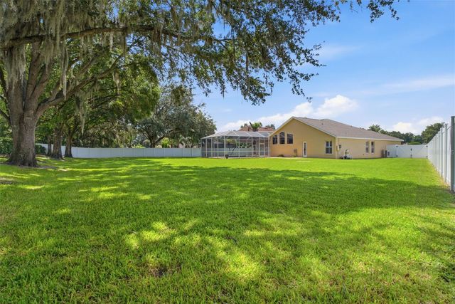 4704 RED WARBLER LANE, Valrico, FL 33596