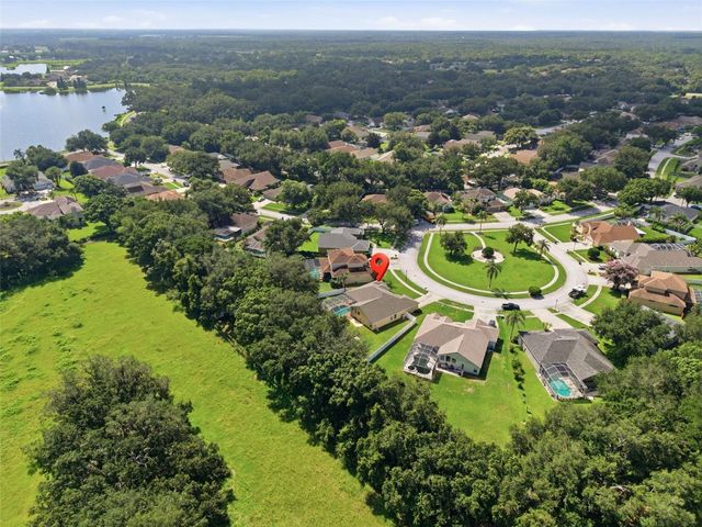 4704 RED WARBLER LANE, Valrico, FL 33596