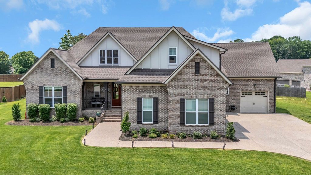 2732 Cherrydale Dr, Lebanon, TN 37087
