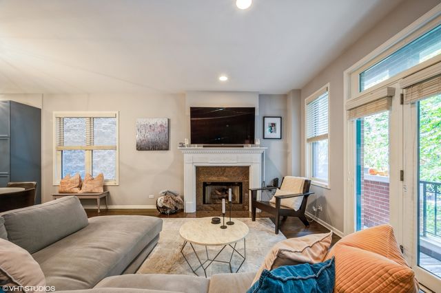 1511 N Hudson Avenue 2, Chicago, IL 60610