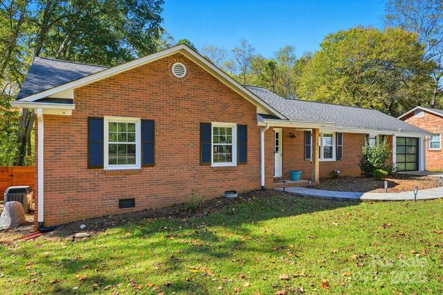 4274 Sunnydell Drive, Winston Salem, NC 27106