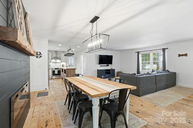 4274 Sunnydell Drive, Winston Salem, NC 27106