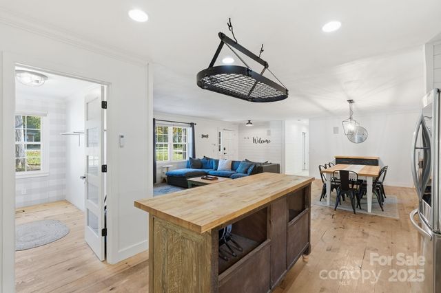 4274 Sunnydell Drive, Winston Salem, NC 27106