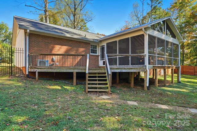 4274 Sunnydell Drive, Winston Salem, NC 27106