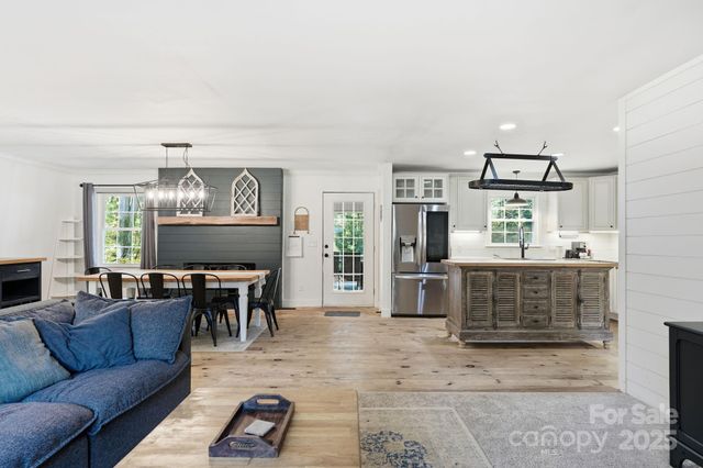 4274 Sunnydell Drive, Winston Salem, NC 27106