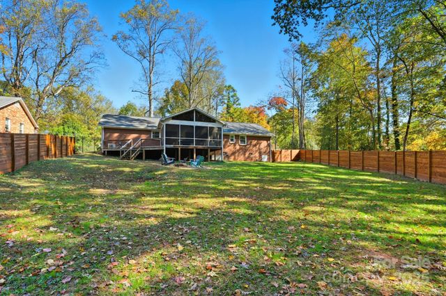 4274 Sunnydell Drive, Winston Salem, NC 27106