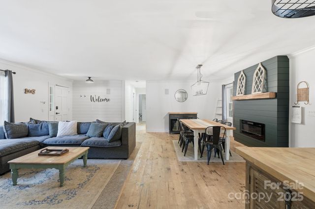 4274 Sunnydell Drive, Winston Salem, NC 27106