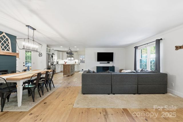 4274 Sunnydell Drive, Winston Salem, NC 27106