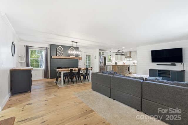 4274 Sunnydell Drive, Winston Salem, NC 27106