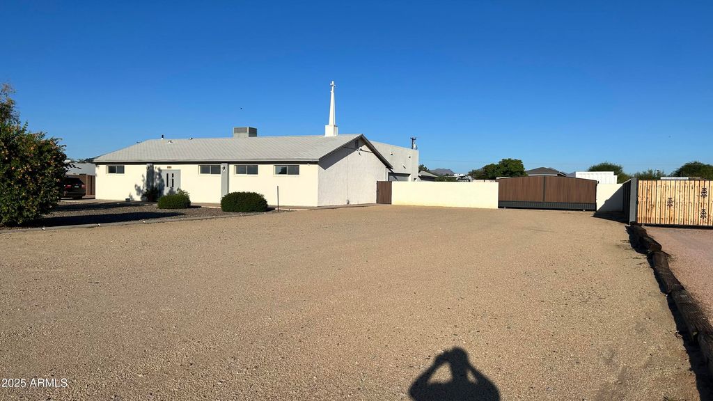 15703 N 36TH Street, Phoenix, AZ 85032