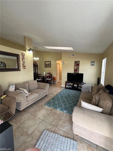 433 Shelter DR, Virginia Beach, VA 23462