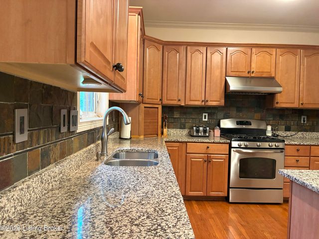 5127 Craigs Creek Dr, Louisville, KY 40241