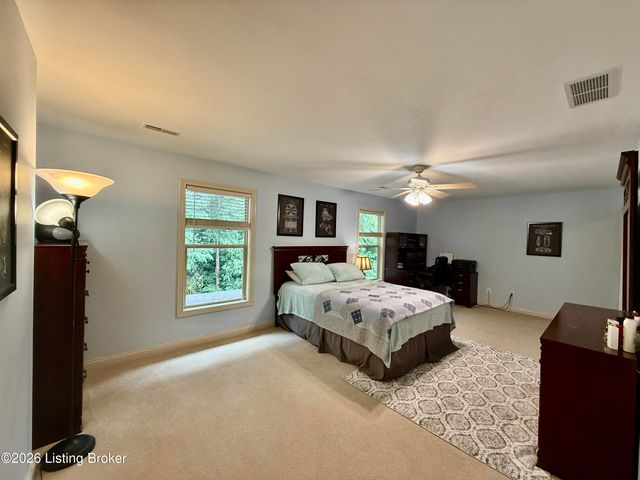 5127 Craigs Creek Dr, Louisville, KY 40241