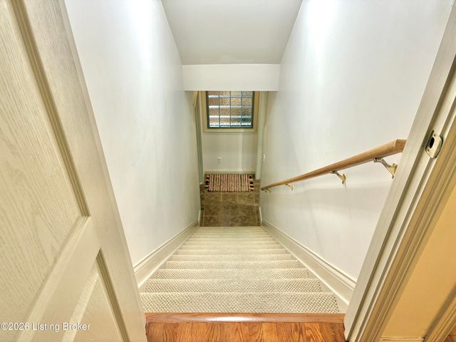 5127 Craigs Creek Dr, Louisville, KY 40241
