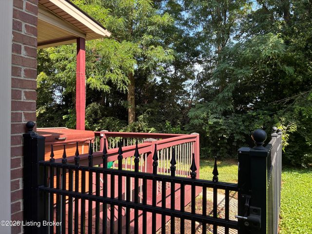 5127 Craigs Creek Dr, Louisville, KY 40241