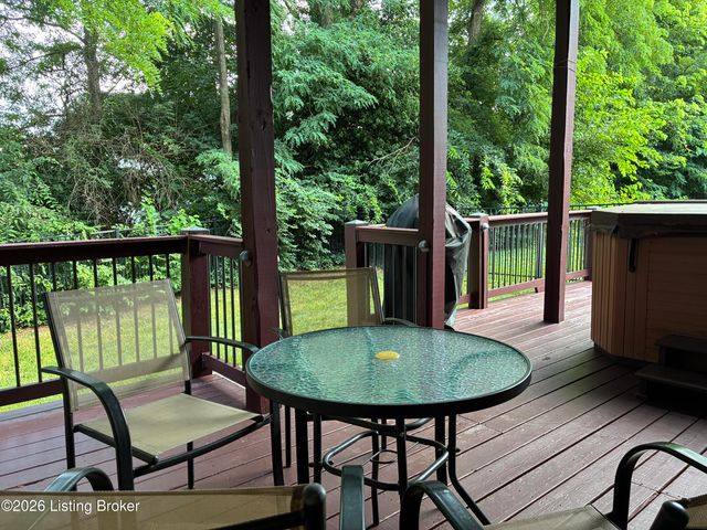 5127 Craigs Creek Dr, Louisville, KY 40241