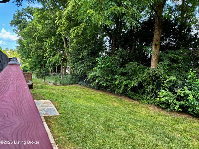 5127 Craigs Creek Dr, Louisville, KY 40241