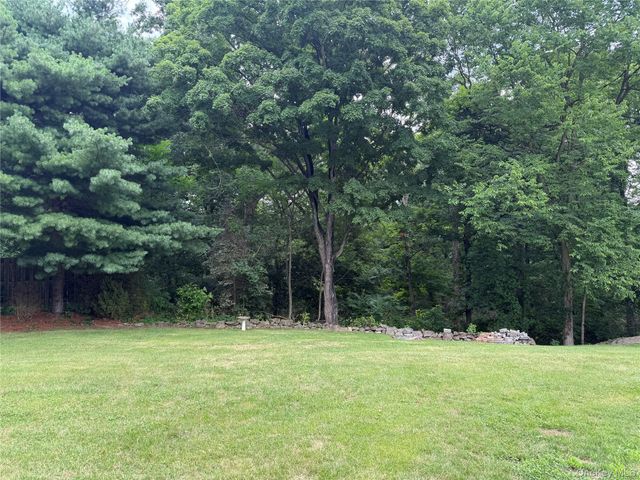 36 Greenvale Farms Road, Poughkeepsie, NY 12603