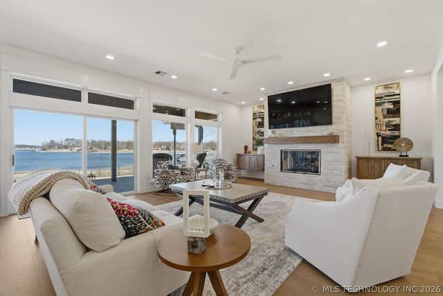 5013 Lake Breeze Road, Grove, OK 74344