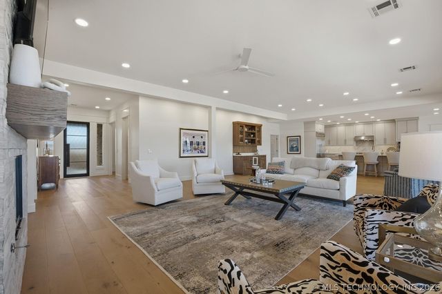 5013 Lake Breeze Road, Grove, OK 74344