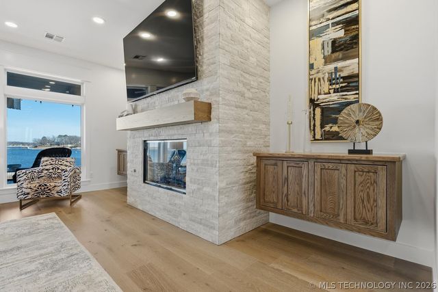 5013 Lake Breeze Road, Grove, OK 74344