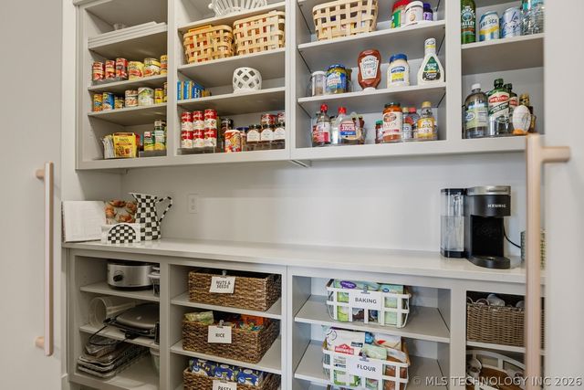 5013 Lake Breeze Road, Grove, OK 74344