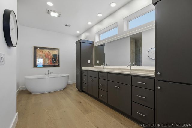 5013 Lake Breeze Road, Grove, OK 74344