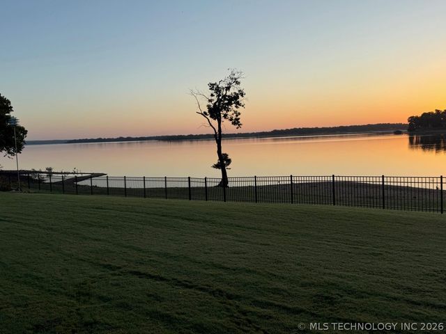 5013 Lake Breeze Road, Grove, OK 74344