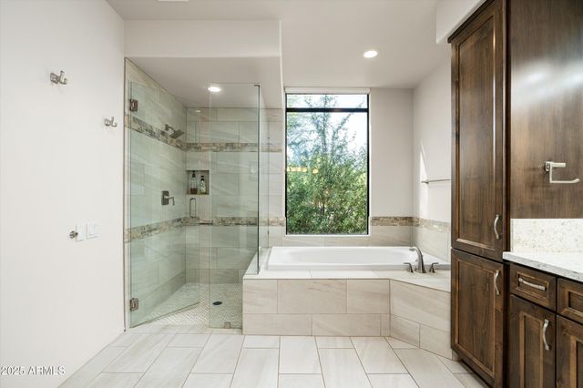 10699 E FERNWOOD Lane, Scottsdale, AZ 85262